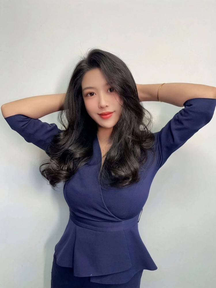 如何才能在微信附近的人里约会到附近的美女